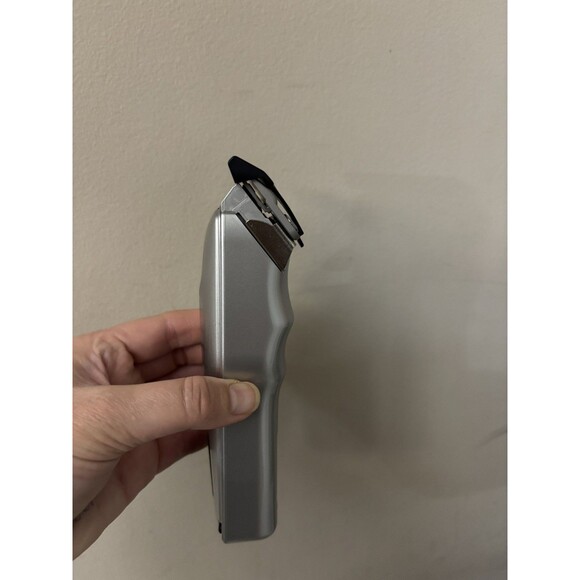 New Professional Cordless Dog Pet Hair Clippers  Grooming Kit Low Noise 8 Combs - Picture 12 of 16